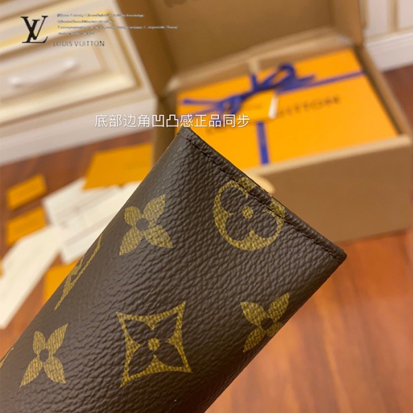 gucciaaa-38675-gallery-75467-b3ac4efb00410943 M47542 男女同款手包化妝包|簡約日常|商品實拍視角 09