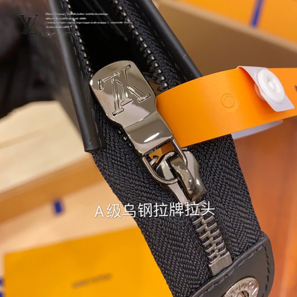gucciaaa-38680-gallery-75536-42f241c147fae252 M61692 手包|簡約日常|商品實拍視角 09