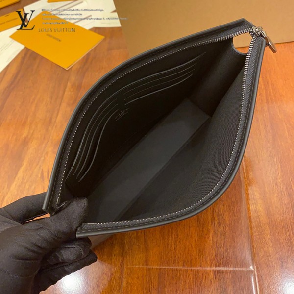 gucciaaa-38682-gallery-75559-a16b4bca594306eb M69535 男士手包|簡約日常|商品實拍視角 09