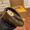 gucciaaa-38683-gallery-75566-9c98cdcae2adc5b4 M40717 小號斜背包晚宴包|簡約日常|使用場景與整體比例