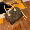 gucciaaa-38684-gallery-75570-3e9275c42132b9be M61252 NANO mini枕頭包|簡約日常|商品實拍視角 01