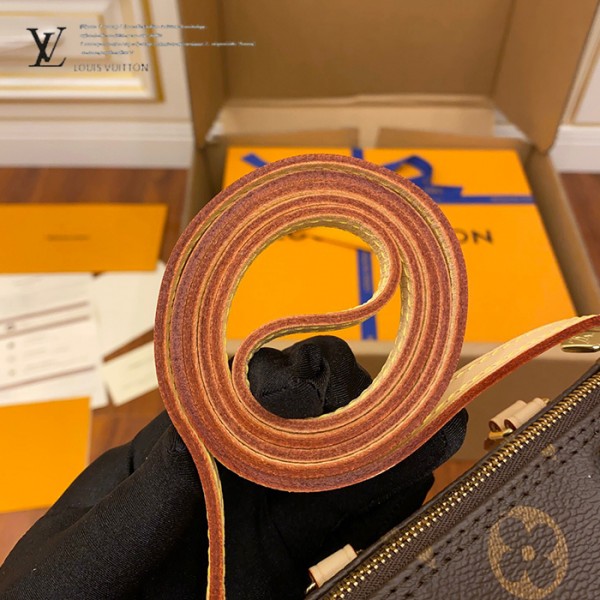 gucciaaa-38684-gallery-75577-ca6279c5fb29602e M61252 NANO mini枕頭包|簡約日常|商品實拍視角 09
