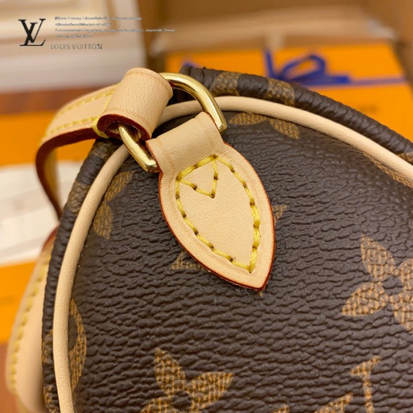 gucciaaa-38684-gallery-75581-08f0c1fbbd26b0c1 M61252 NANO mini枕頭包|簡約日常|商品實拍視角 13