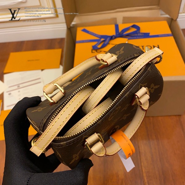 gucciaaa-38684-gallery-75583-32a812c06d56de4c M61252 NANO mini枕頭包|簡約日常|商品實拍視角 15