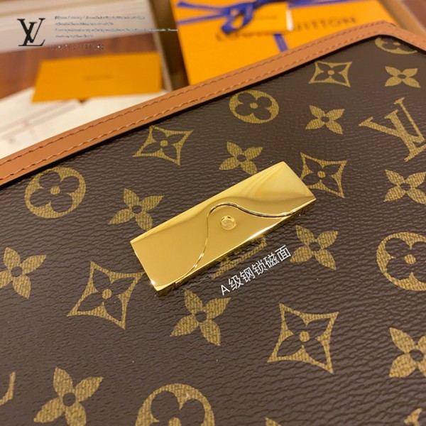 gucciaaa-38689-gallery-75627-2a311b3813053d38 M69184 手包化妝包|簡約日常|商品實拍視角 04