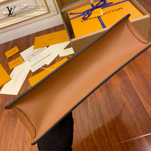 gucciaaa-38689-gallery-75635-c6bebe1ac0751931 M69184 手包化妝包|簡約日常|商品實拍視角 11
