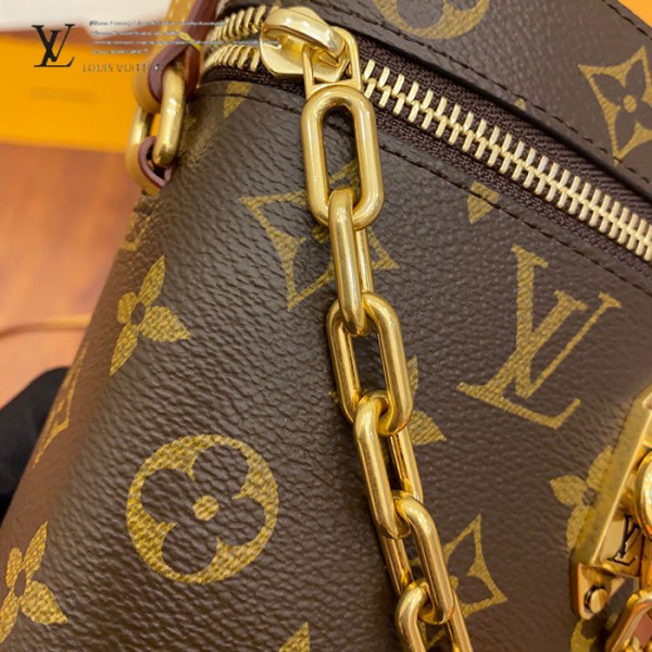 gucciaaa-38693-gallery-75687-0bcea695081eea62 M44914 手機包|簡約日常|商品實拍視角 03