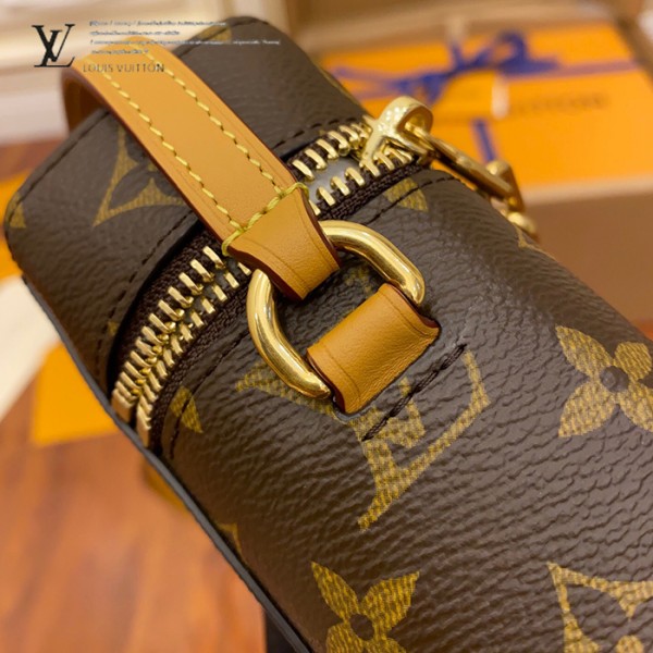 gucciaaa-38693-gallery-75688-03d19bc24eb2e1db M44914 手機包|簡約日常|商品實拍視角 04