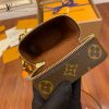 gucciaaa-38693-gallery-75699-08032af526636415 M44914 手機包|簡約日常|商品實拍視角 14