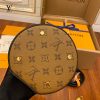 gucciaaa-38695-gallery-75713-66b61db6117ac941 M43986 圓桶化妝包|簡約日常|商品實拍視角 02