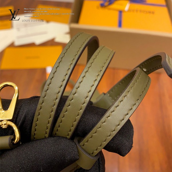 gucciaaa-38696-gallery-75733-262a9ce67ee127c8 M44797 手提斜背包|簡約日常|商品實拍視角 07