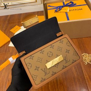 gucciaaa-38697-gallery-75746-666136b5bc71ee21 M68746 小號達芙妮郵差包|簡約日常|簡約日常實拍視角