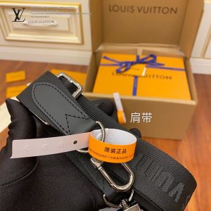 gucciaaa-38706-gallery-75855-346e5a7d6c7896f4 M69443 男士三合一郵差包|簡約日常|簡約日常實拍視角