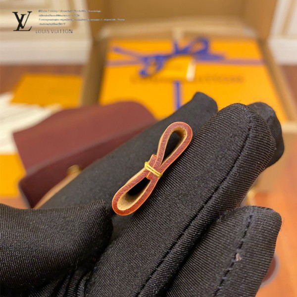 gucciaaa-38714-gallery-75975-6534bac3a2c8a186 M43431 雙肩包|簡約日常|商品實拍視角 07