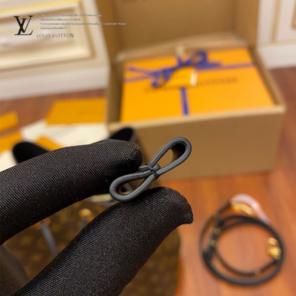 gucciaaa-38715-gallery-76001-55af16bc36e02db9 M44020 女士NOE水桶包|簡約日常|商品實拍視角 10