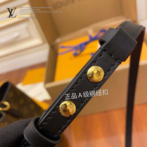 gucciaaa-38715-gallery-76005-3b6f60b084233bf4 M44020 女士NOE水桶包|簡約日常|商品實拍視角 13