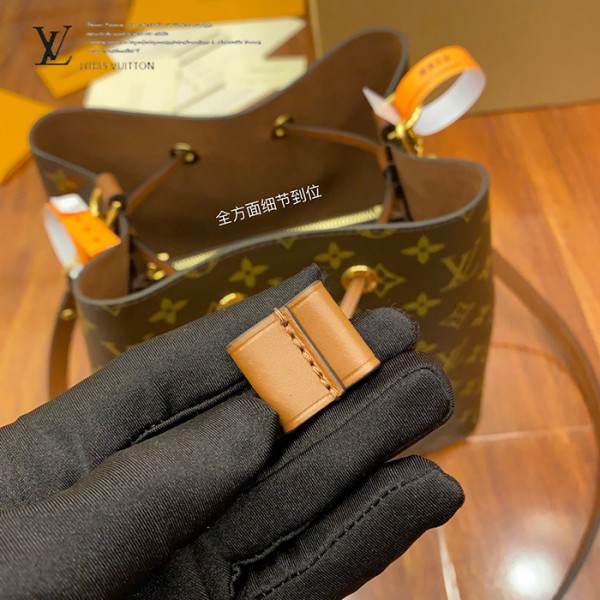 gucciaaa-38718-gallery-76030-70a9854cee296f06 M44887 水桶包|簡約日常|商品實拍視角 07