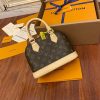 gucciaaa-38719-gallery-76040-fd7b4e0566312c83 M53152 ALMA bb 貝殼包|簡約日常|商品實拍視角 09