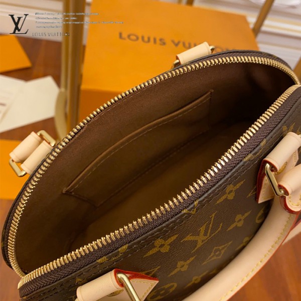gucciaaa-38719-gallery-76044-15671ebbb797ab1f M53152 ALMA bb 貝殼包|簡約日常|商品實拍視角 13