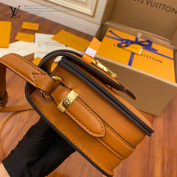 gucciaaa-38723-gallery-76097-ddbd35f69a6244de M55952 LV正品級女士郵差包