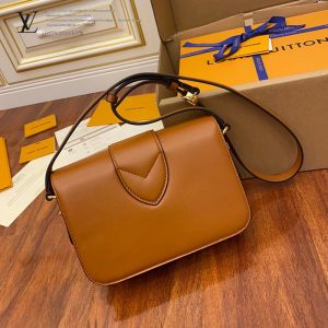gucciaaa-38723-gallery-76099-c19c44d5b18f3d6a M55952 女士郵差包|簡約日常|簡約日常實拍視角