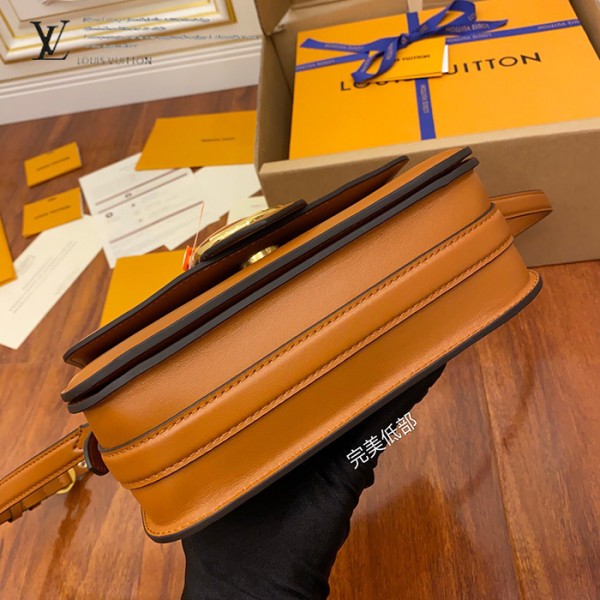 gucciaaa-38723-gallery-76105-6b6a972208400c96 M55952 LV正品級女士郵差包